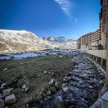 Apartamento Estudio Pie De Pista-vistas-wiffi-netfli Hut 7353